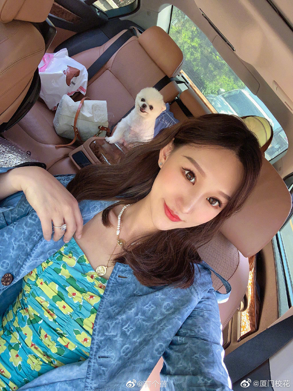 1 / 9 她叫薛紫娇,96年,毕业于广东财经大学,身