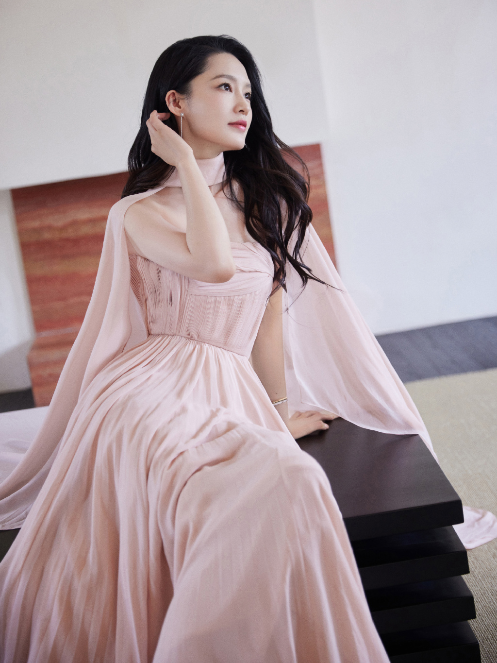 李沁今日华表奖造型……_高清图集_新浪网