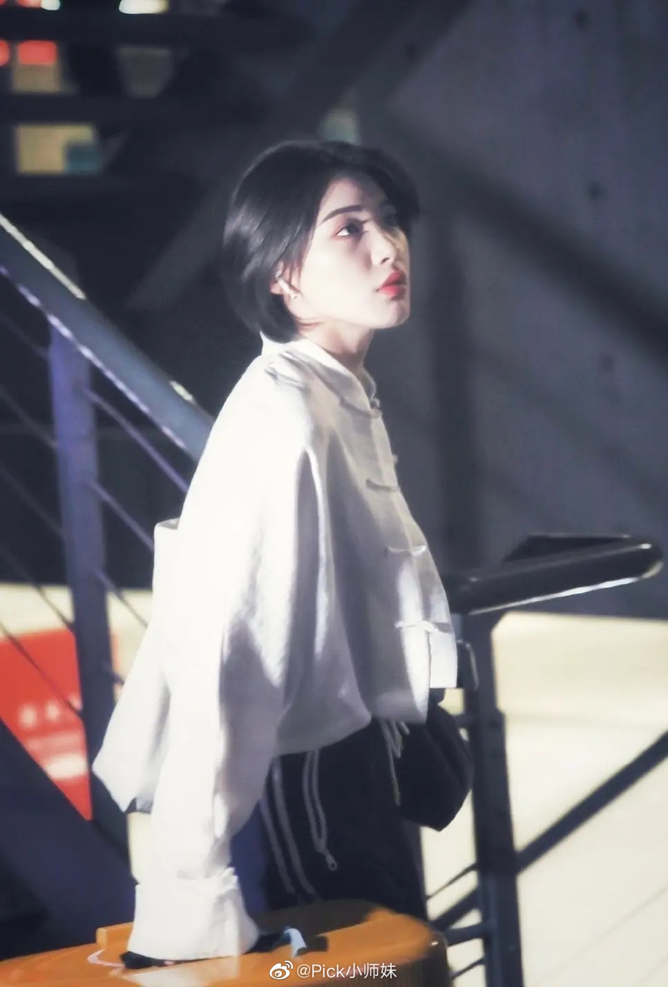 戴萌短发帅而不t金发看起来奶呼呼好可爱