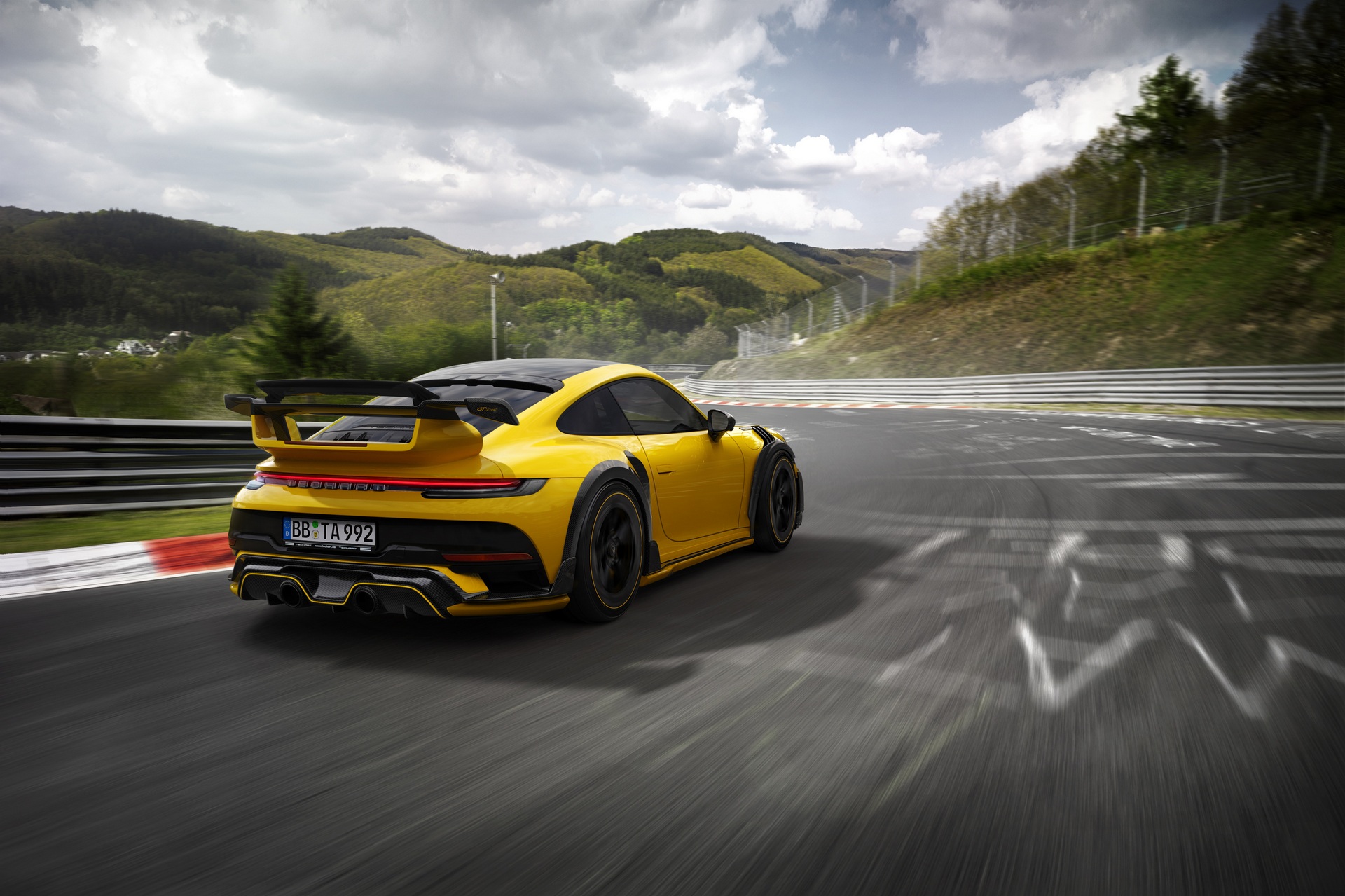 名厂再次出手!techart改装保时捷992 turbo