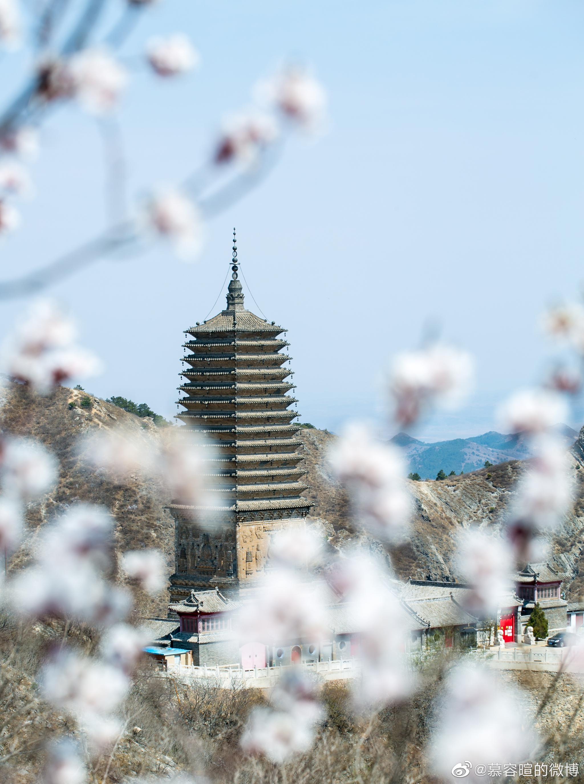 凤凰山国家森林公园是朝阳名气最大最古老的旅游景区