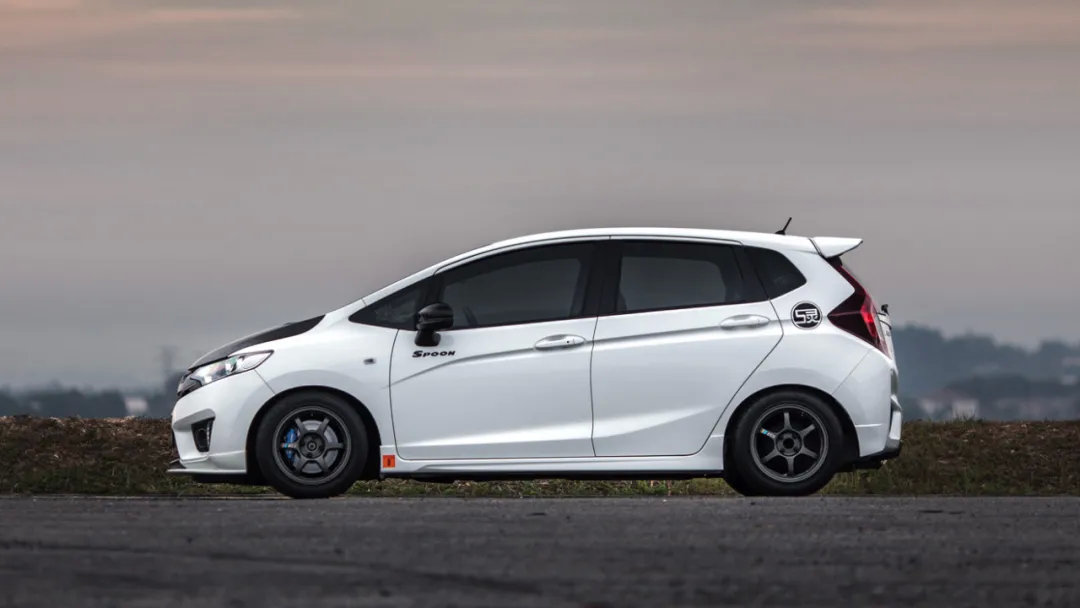 只需2万块！全新飞度就能变身“超跑”！