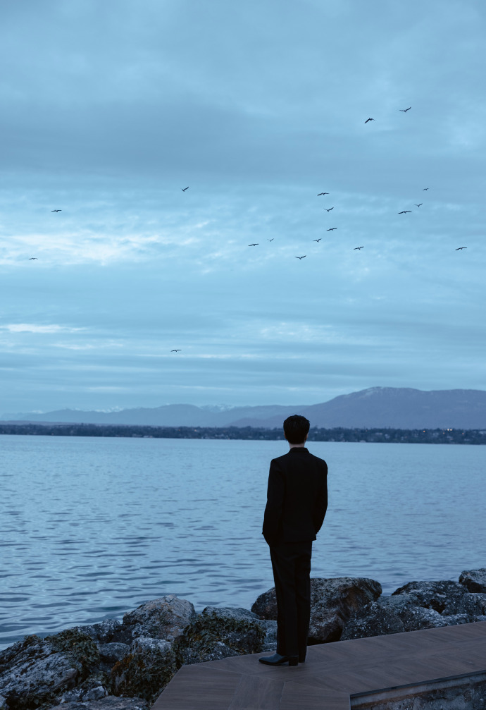 主打的就是一个氛围感!西装皮鞋真的鲨我!