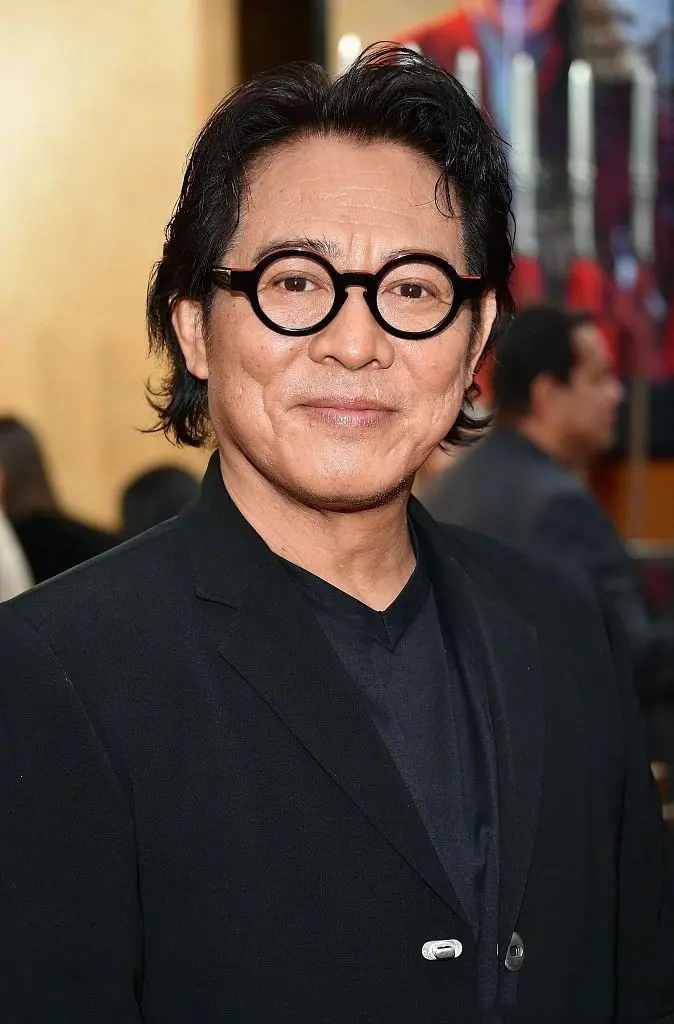 印象里他还是《中华保镖》里一身正气的样子,这位称得上打戏鼻祖的