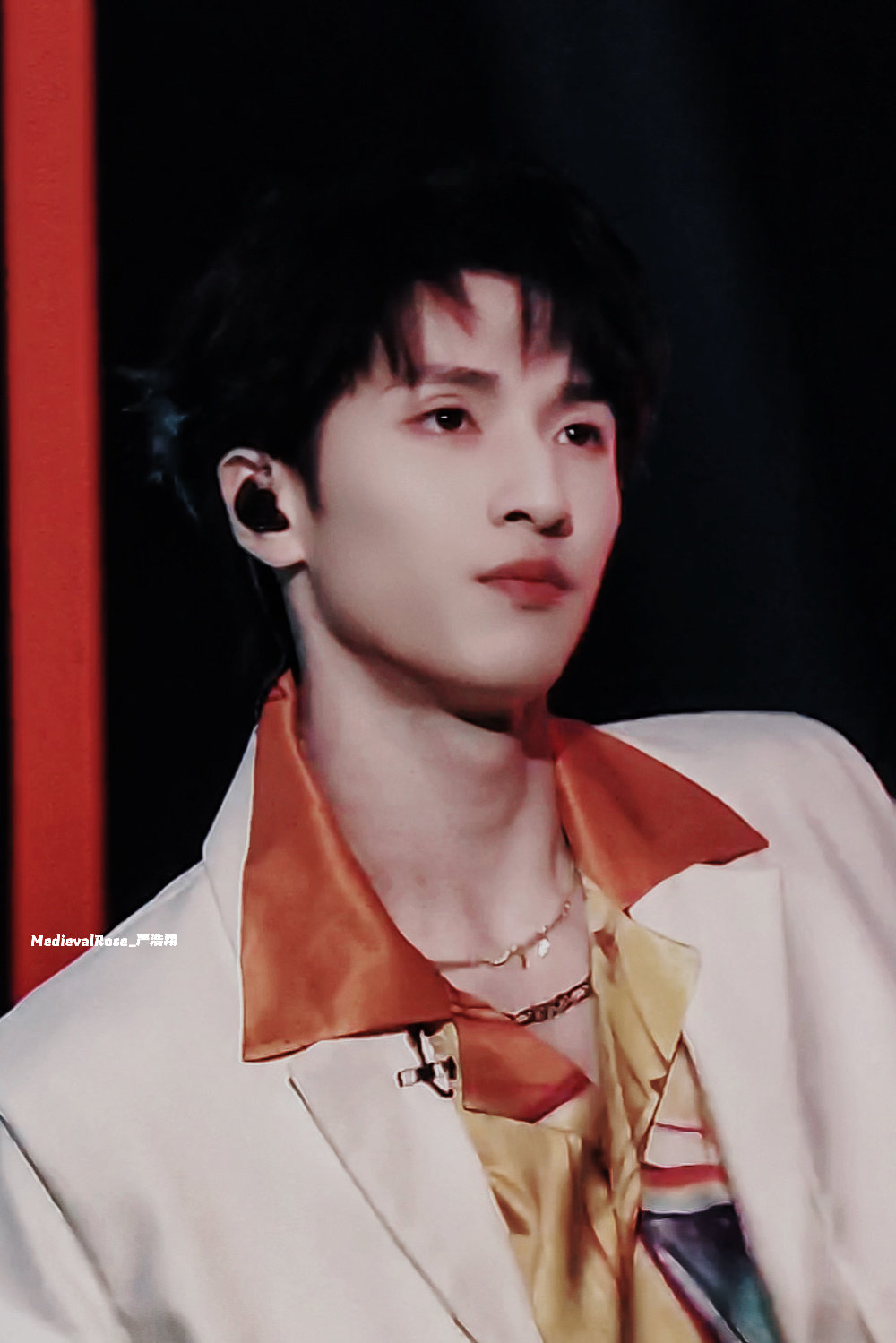 严浩翔西装鲨这不就是从小说中走出来的霸道总裁吗