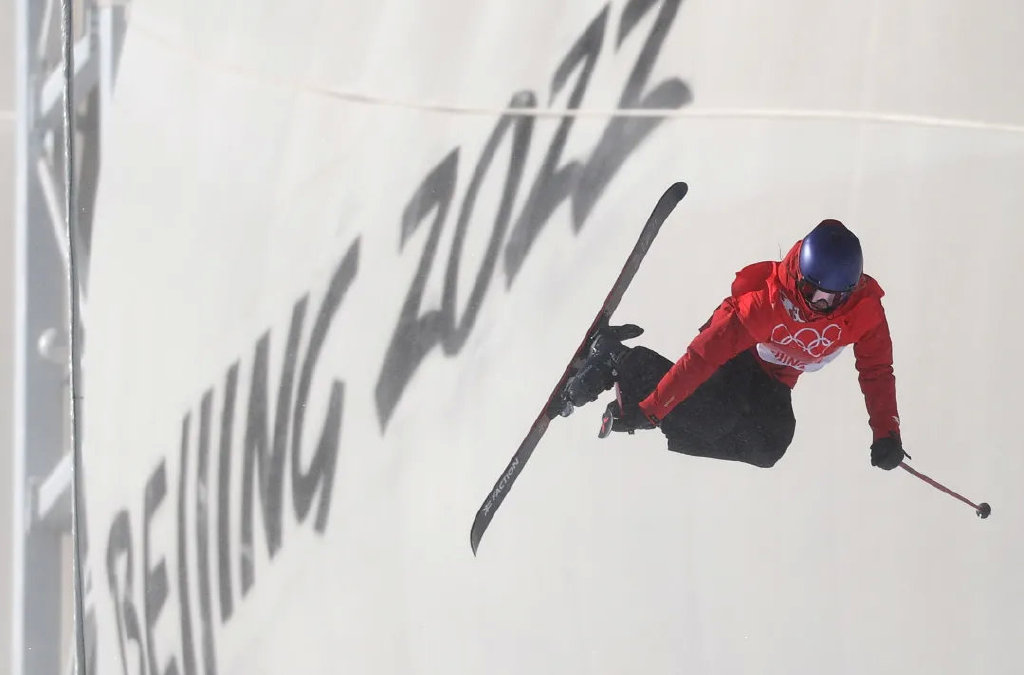 【自己都惊了！】谷爱凌U池断层优势夺冠！中国第八金！休闲区蓝鸢梦想 - Www.slyday.coM