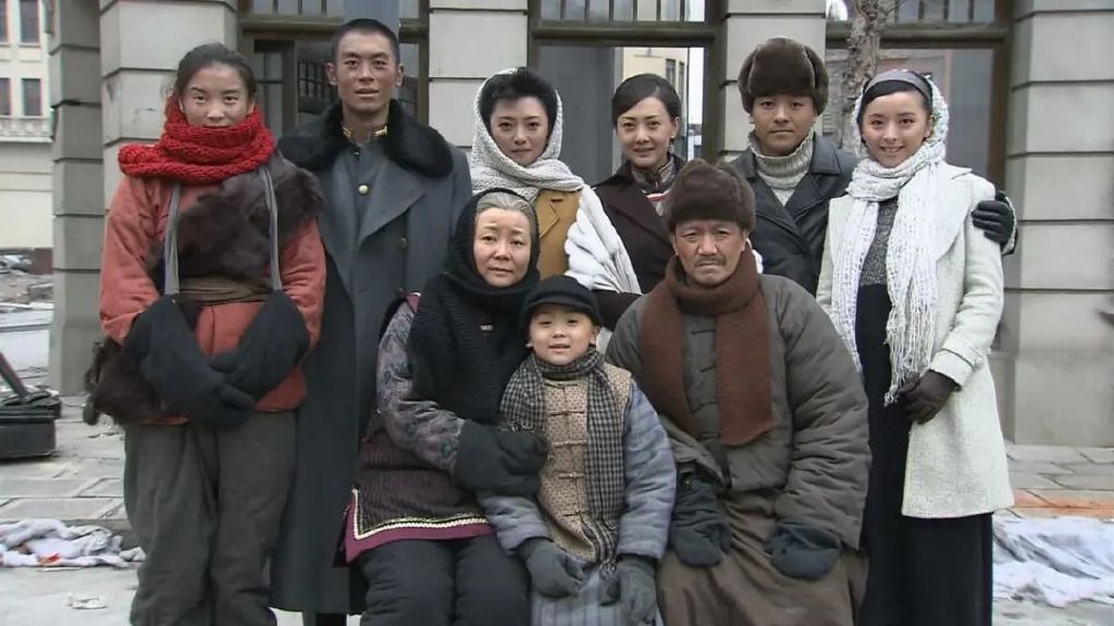 《牛玉琴的树》是我演的第一部作品.两集剧,讲完一个女人的几十年.