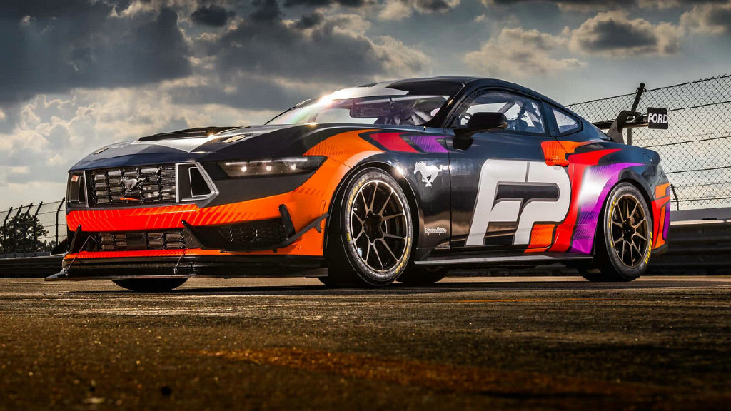 即将出战赛场拥有大尾翼福特野马gt4赛车全球首秀