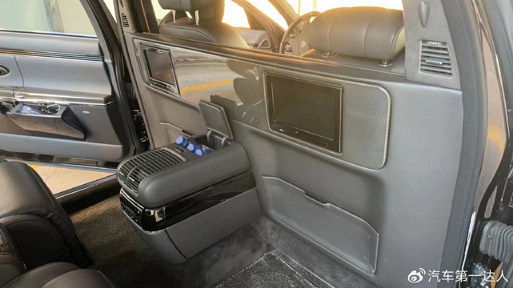 豪华行动行宫迈巴赫62s齐柏林马爷同款