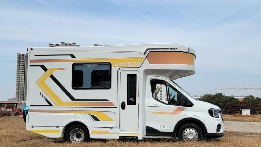 齐星星创ft3124y双层升顶房车露台全顺t8一升一拓奢享阔绰空间