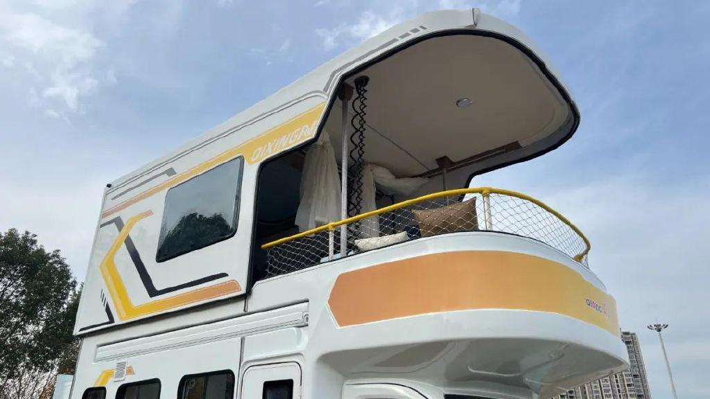 齐星星创ft3124y双层升顶房车露台全顺t8一升一拓奢享阔绰空间