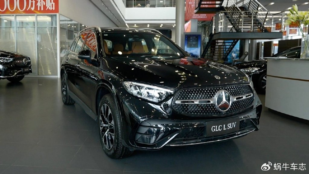 月卖近两万成燃油suv销冠!探店奔驰glc:降价够狠果然躺赢