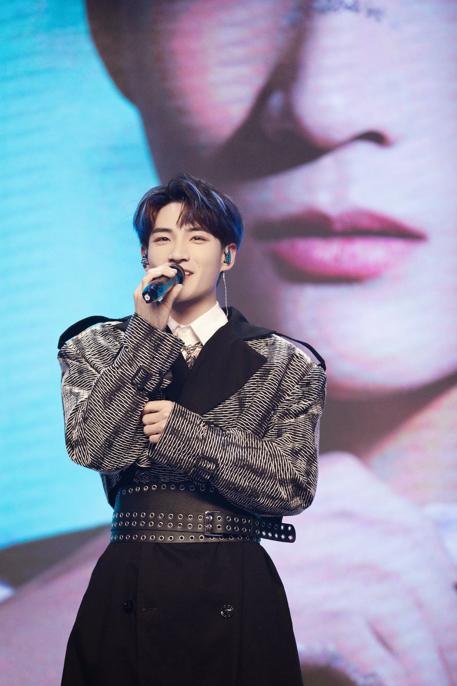 李鑫一生日会实力展现音律记录少年成长轨迹