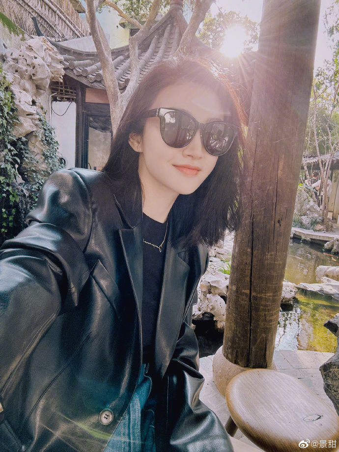景甜的素颜照好好看呀这个皮肤状态我真的羡慕了