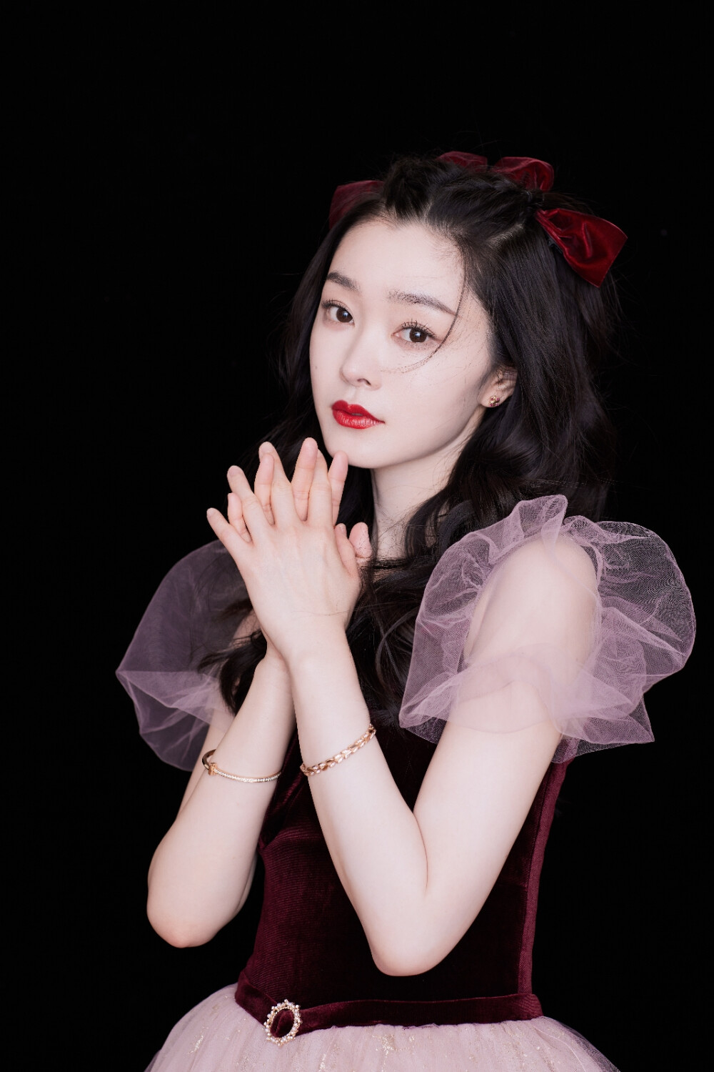 宋轶太可爱了,不过这个背影__财经头条