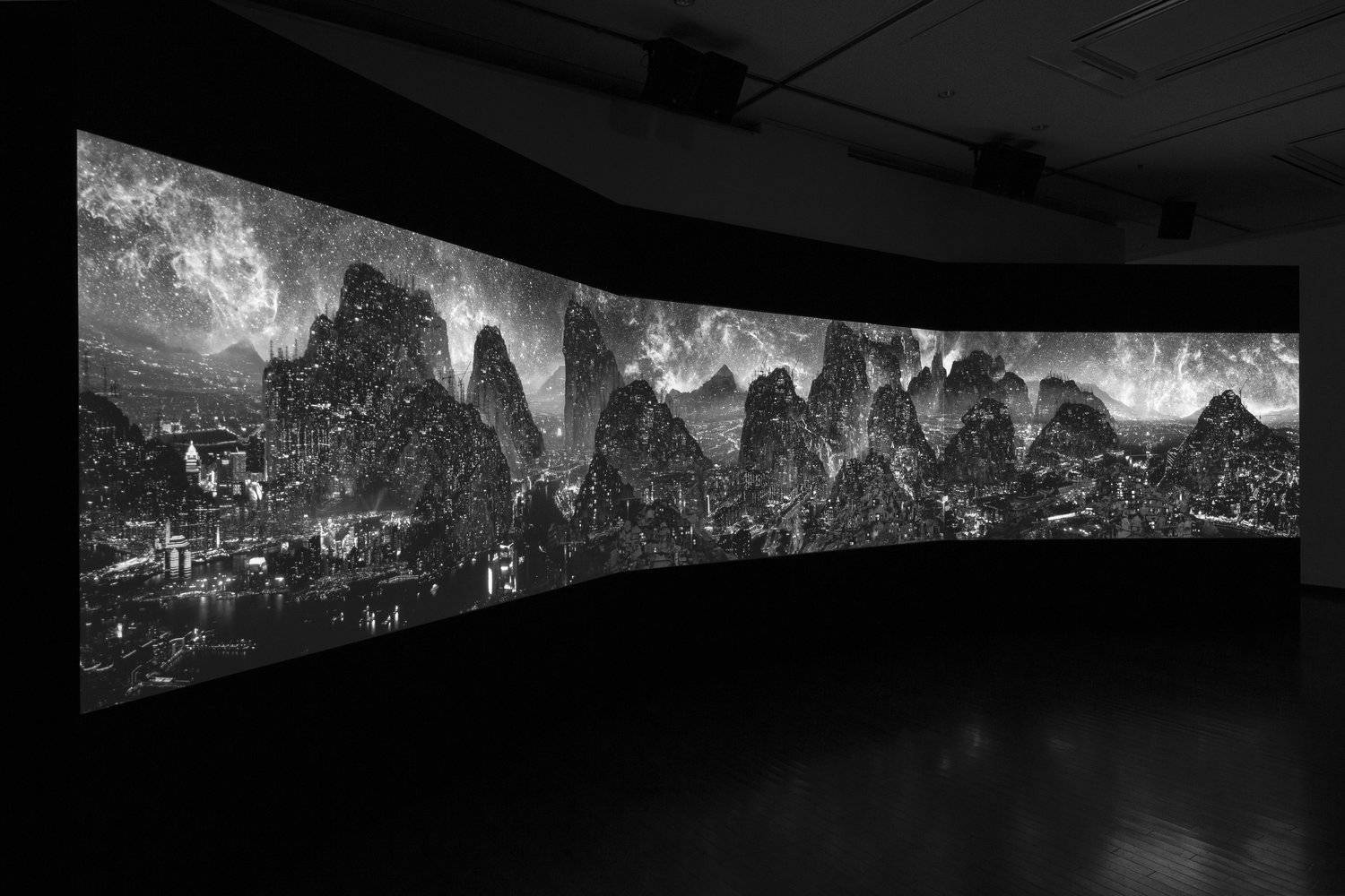 夜游记杨泳梁(Yang Yongliang)