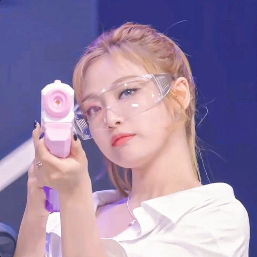 宁艺卓|头像|宁艺卓|艺卓|头像_新浪新闻