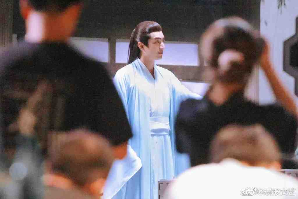 《与凤行》路透图曝光,林更新素衣发鬓,帅裂三界的上古神君是也休闲区蓝鸢梦想 - Www.slyday.coM 《与凤行》路透图曝光,林更新素衣发鬓,帅裂三界的上古神君是也休闲区蓝鸢梦想 - Www.slyday.coM