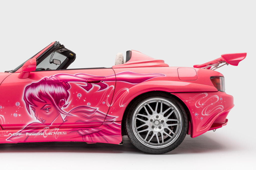 不得不说,当时的《速度与激情》做得非常用心,我们就以这辆s2000为例