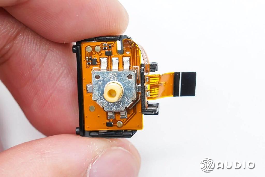 讯飞智能无线麦克风c1拆解采用leaudio方案支持lc3编解码技术