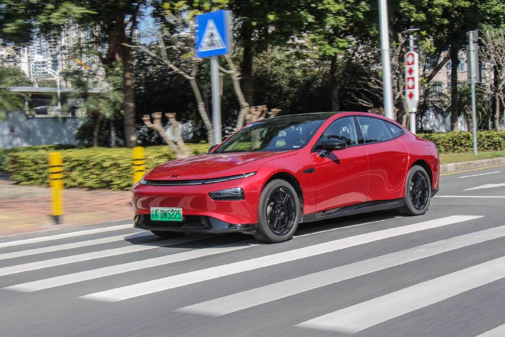 更个性化的优选试驾小鹏p7鹏翼性能版