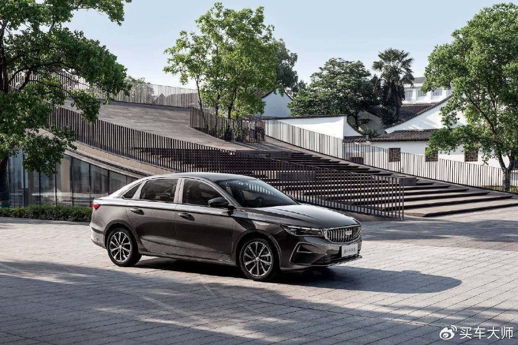 国民神车再升级 吉利第4代帝豪2025款龙腾狂欢价5.59万元起