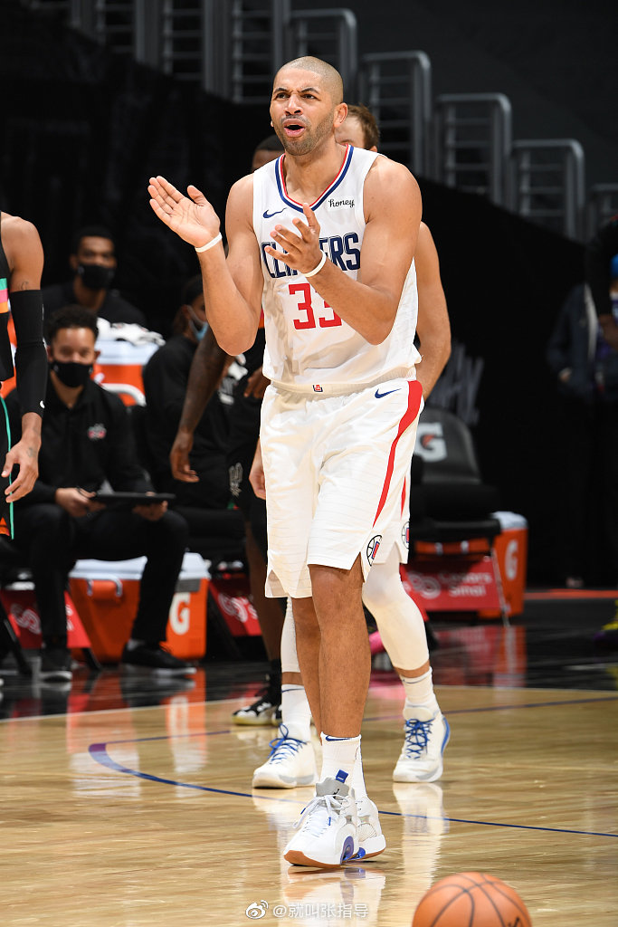 快船113-116憾负马刺 巴图姆首发出场36分钟