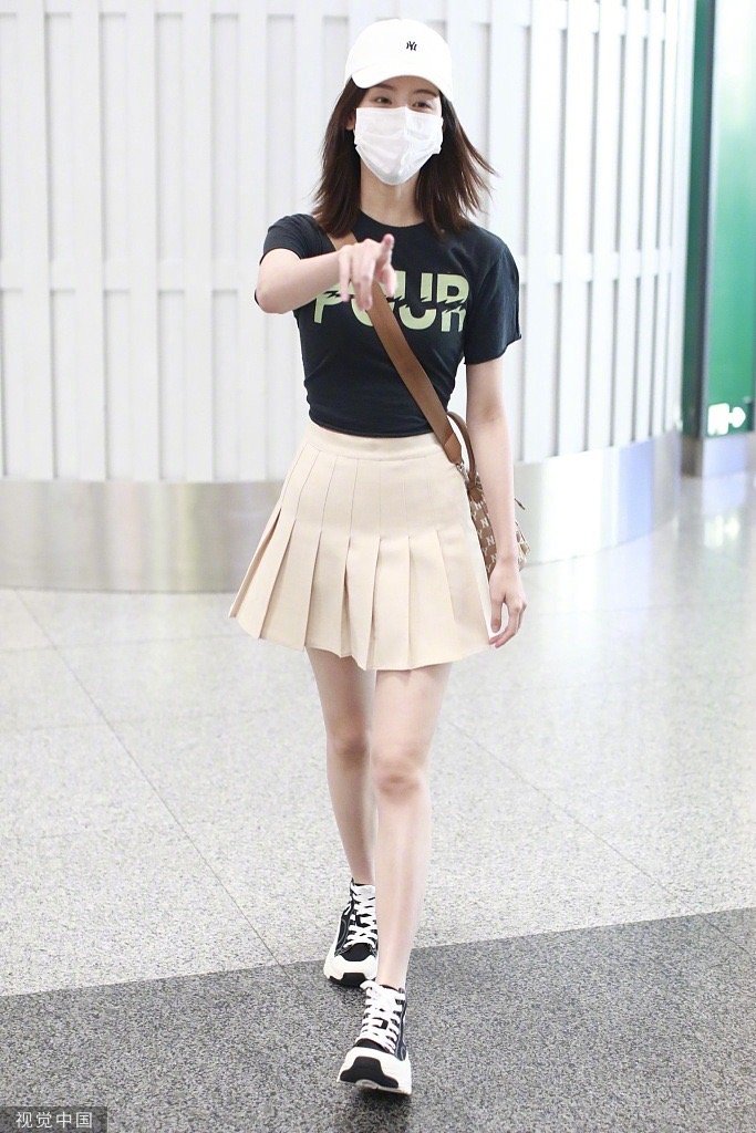 陈都灵自恋情曝光后首现身机场……_高清图集_新浪网