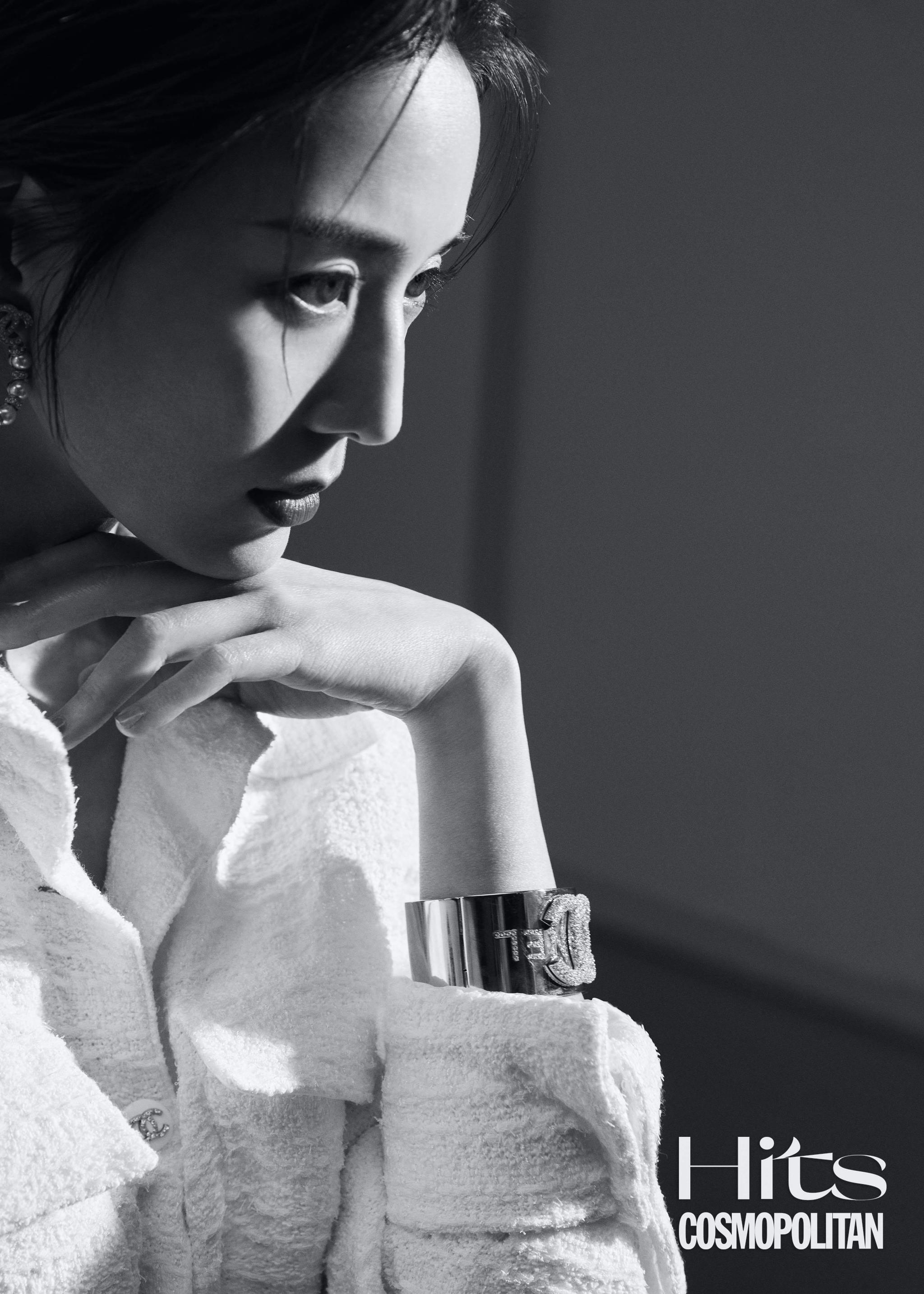 张钧甯时尚封面大片 极简风格展现高级时尚