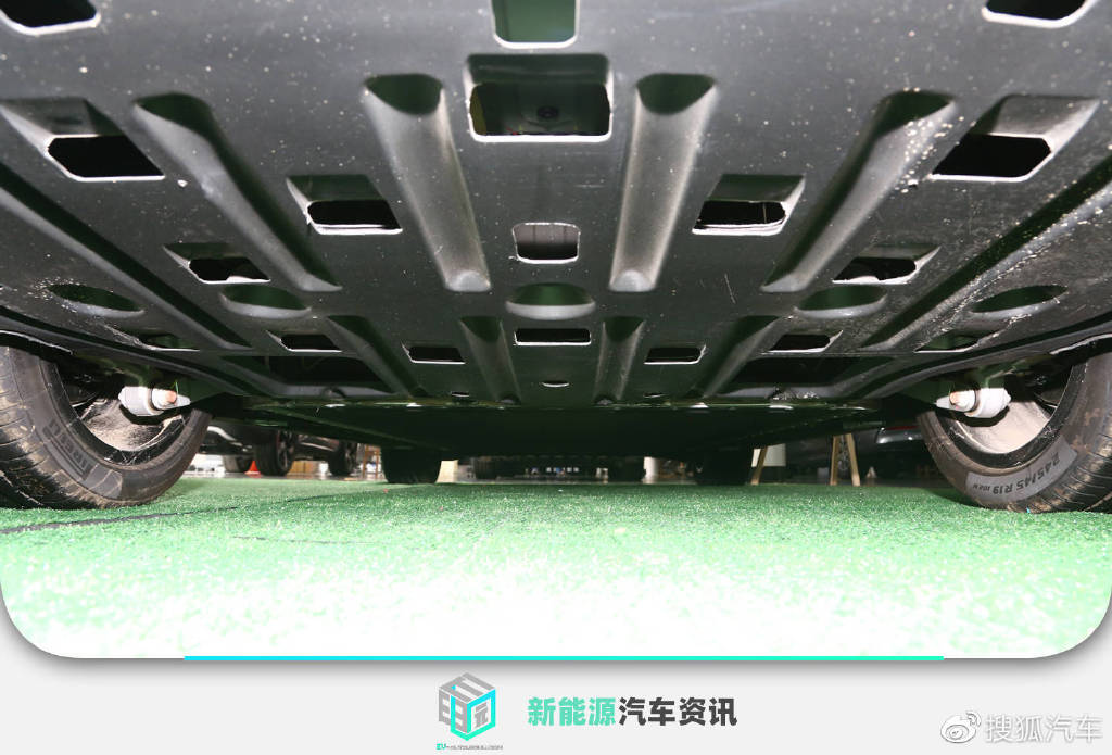 由外向内全面焕新比亚迪汉ev冠军版到店实拍