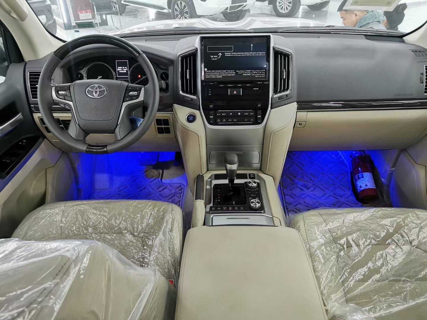 20款丰田酷路泽5700国六报价 陆巡v8金色实拍图片