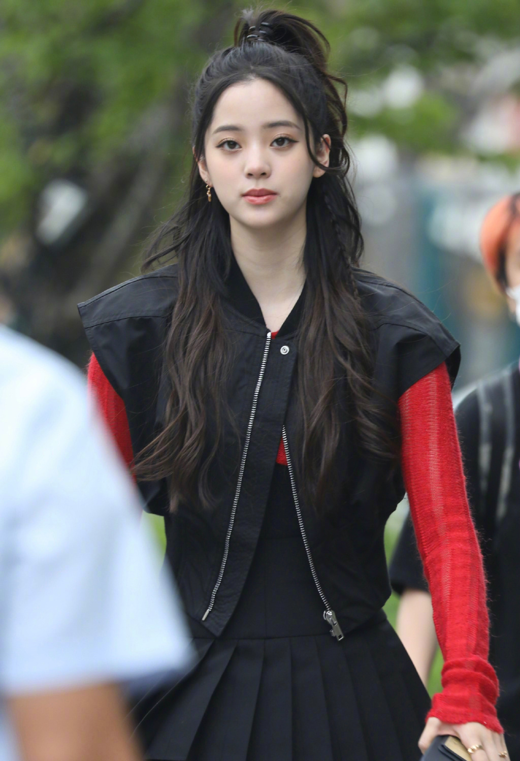 欧阳娜娜近期生图状态,可爱和美丽兼具!偶像剧的完美女主__财经头条