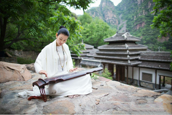 瑜伽疗愈老师王媛让你舒缓压力放松身心用瑜伽感知美好