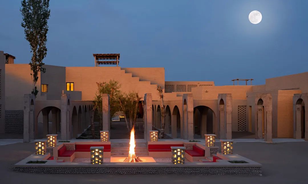 敦煌沙漠里的东方驿站