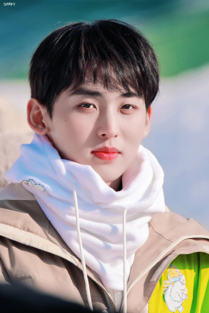 唐九洲今日上班饭拍 可爱帅气的滑雪jojo 祝一切顺利__财经头条