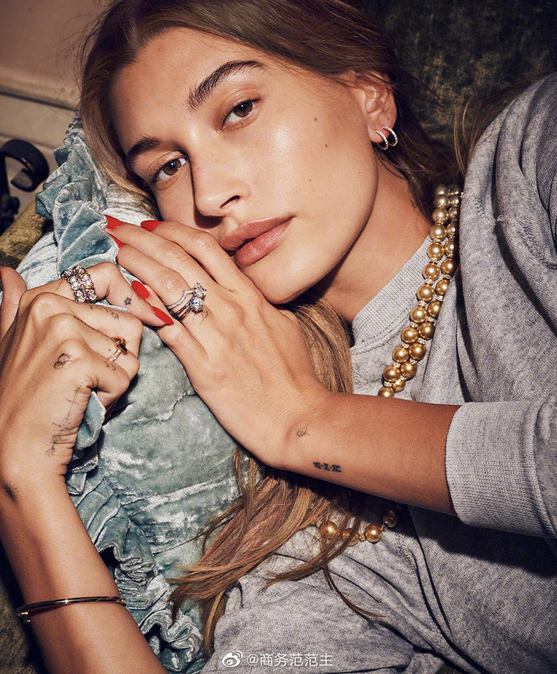 "海狸"hailey bieber最近成为tiffany全球品牌代言人……_高清图集