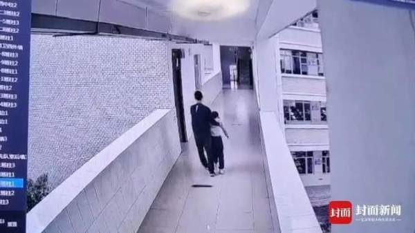 广西9岁女童被同学撞倒后脑出血死亡，父亲含泪捐出心脏等7个器官休闲区蓝鸢梦想 - Www.slyday.coM