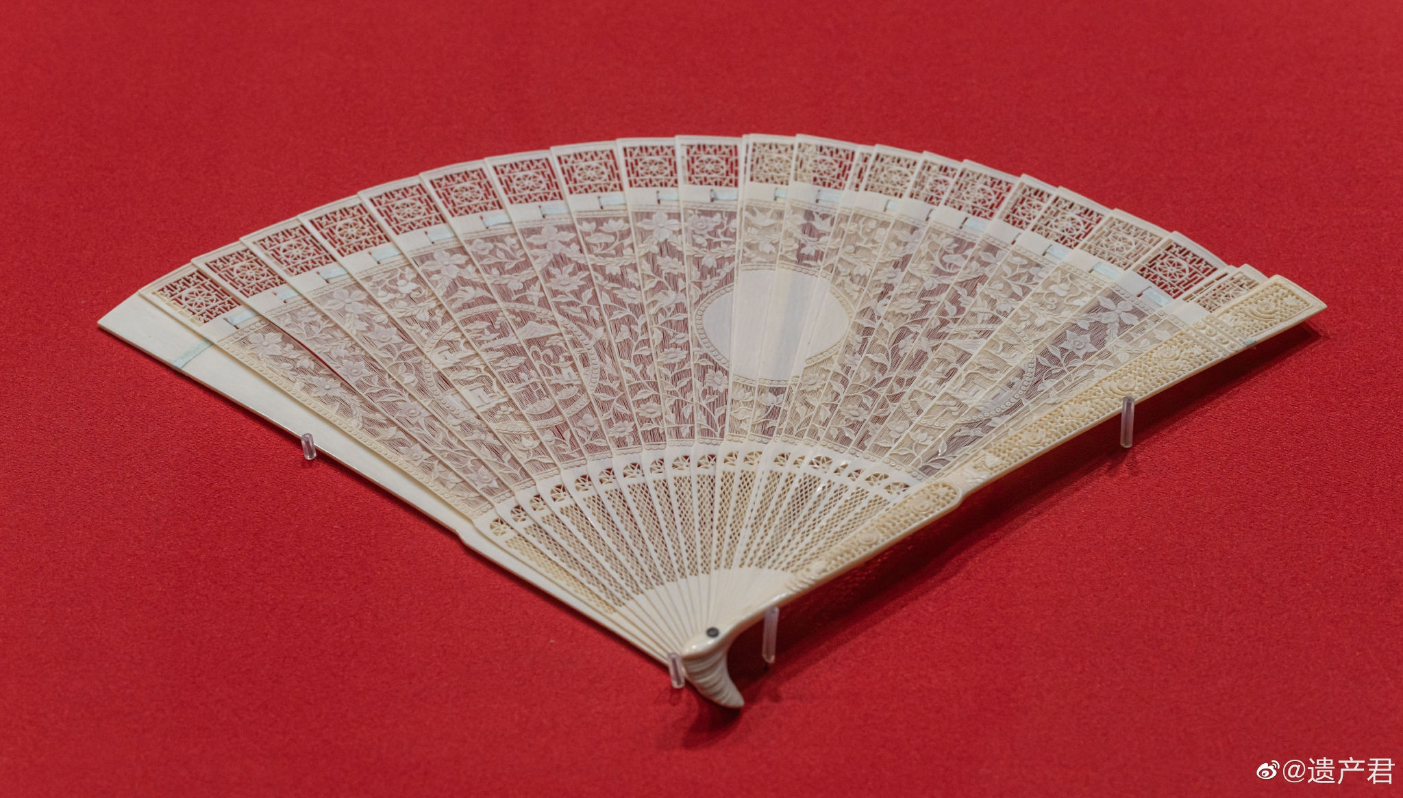 清代中国外销的象牙雕花鸟纹骨扇……_高清图集_新浪网