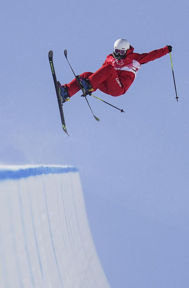 谷爱凌夺金两名运动员创造最佳成绩中国三星闪耀云顶滑雪公园