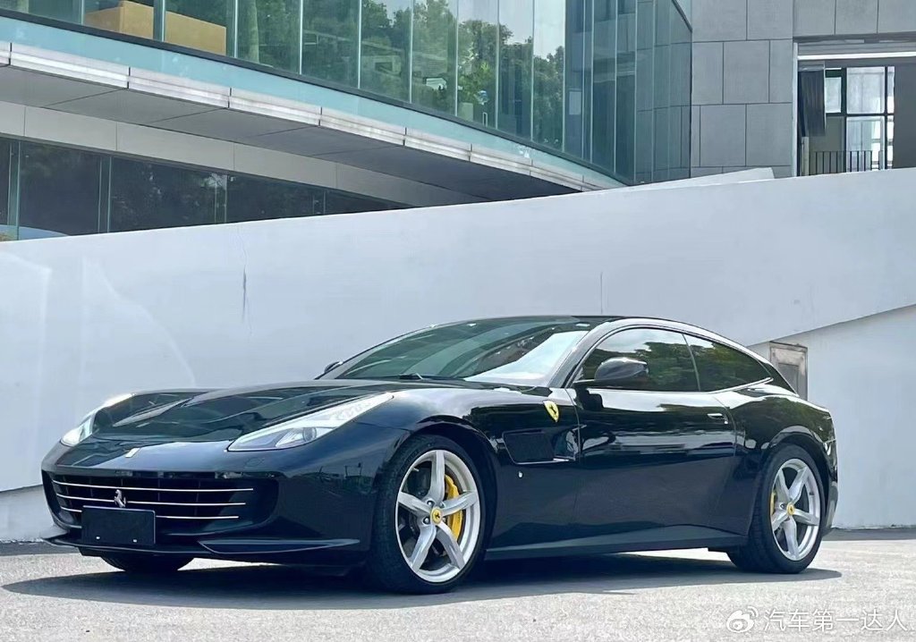 四座居家跑车之法拉利gtc4 lusso