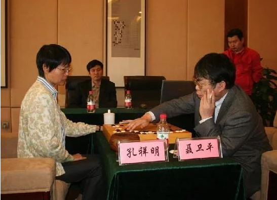 多情感上的坎坷之后,还能收获美好的幸福,相信上天还是很眷顾孔祥明的