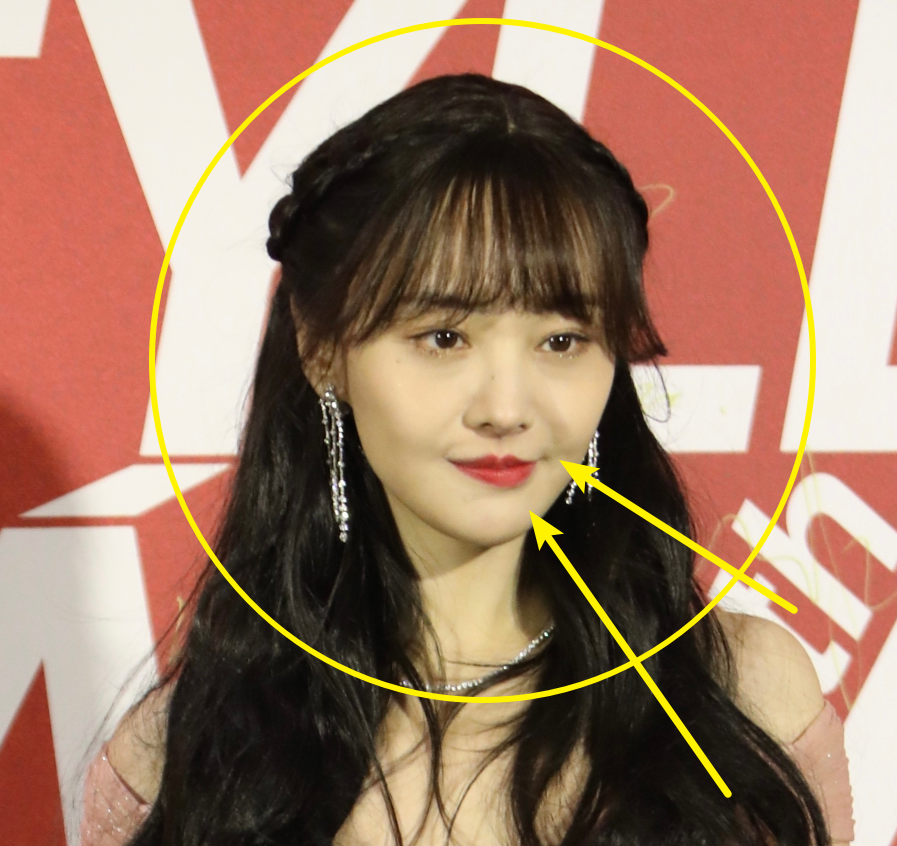 29岁郑爽怼脸生图曝光脸部凹陷瘦小一圈有谁注意她变歪的嘴巴