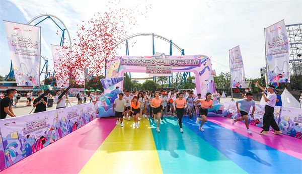 武汉欢乐谷举办2022届毕业季彩虹跑|武汉|欢乐谷|青春_新浪新闻