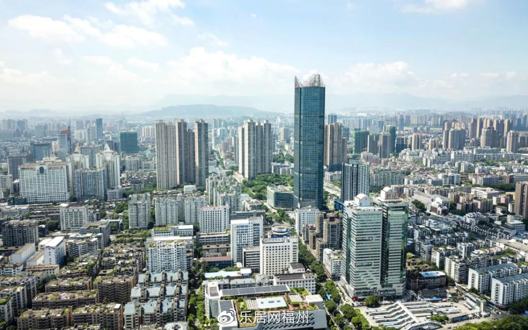 近300米!世茂天城刷新了福州天际线,打造福州地产难以逾越的"高度