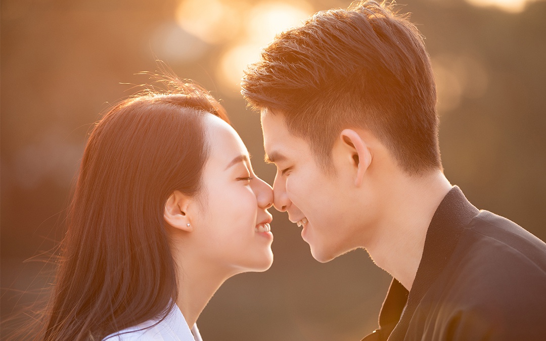 当今抖音上的爱情观正确吗到底把纯真的爱情观扭曲成了什么样