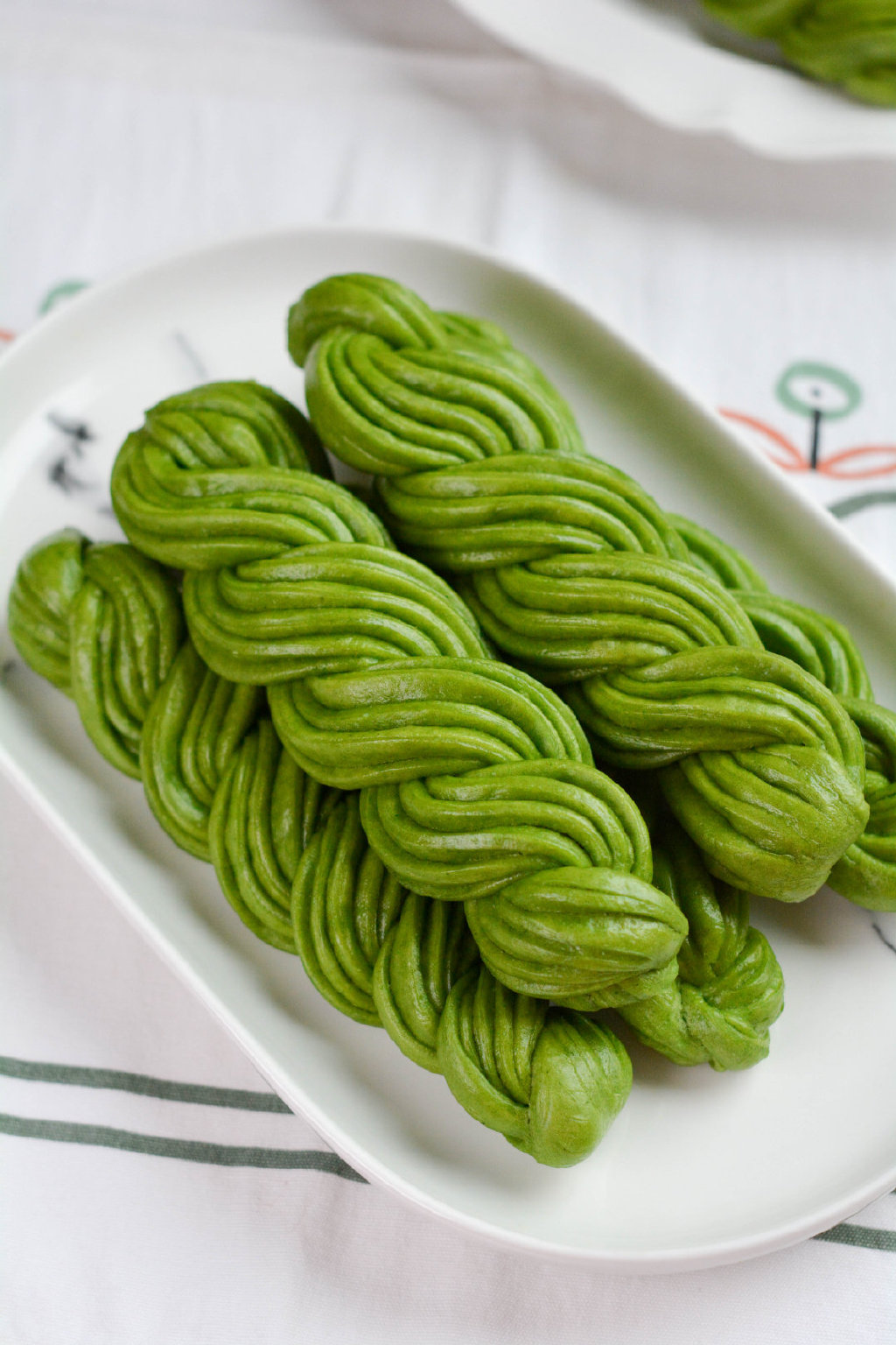 菠菜汁馒头(三):用手撕着吃的麻花馒头,纹路清晰真漂亮|菠菜|面片