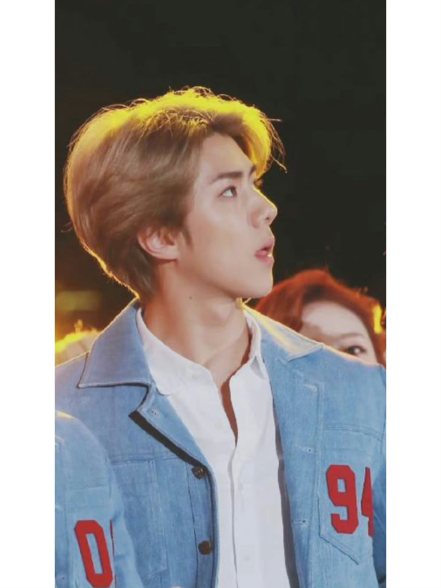 吴世勋侧颜__财经头条