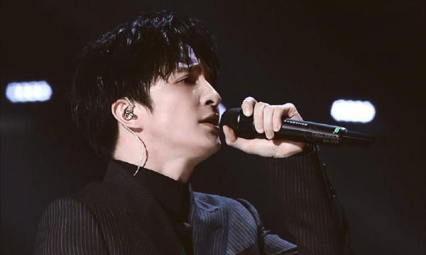 薛之谦重出江湖,受邀做客薇娅直播间,惨遭女性观众抵制