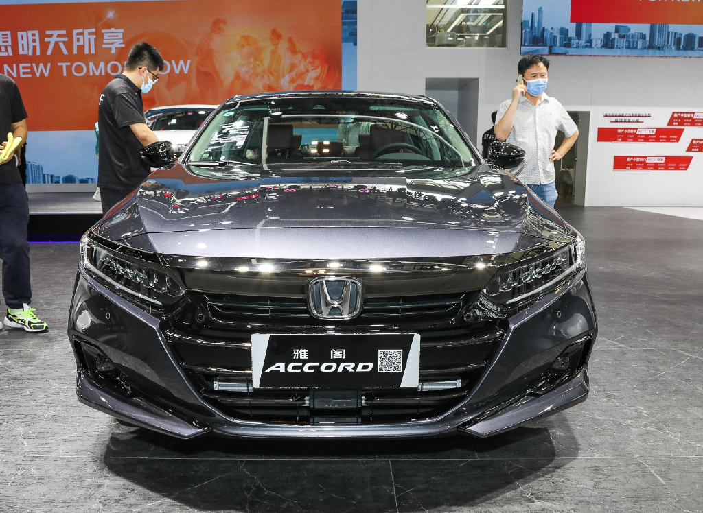 日系B级轿车争夺赛：2023款丰田凯美瑞对比本田雅阁