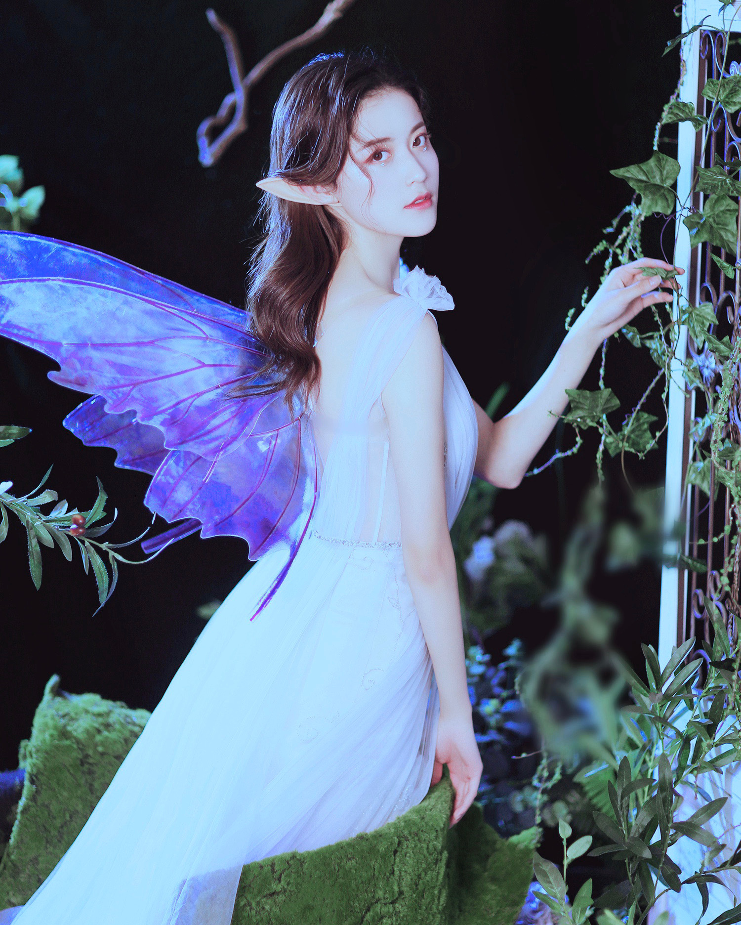 1 / 9 @陈瑜婕- 99年 热爱唱歌 跳舞 表演 主持 旅行 坐标南京